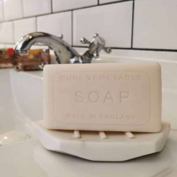 The English Soap Company Anniversary Jasmine and Wild Strawberry Soap