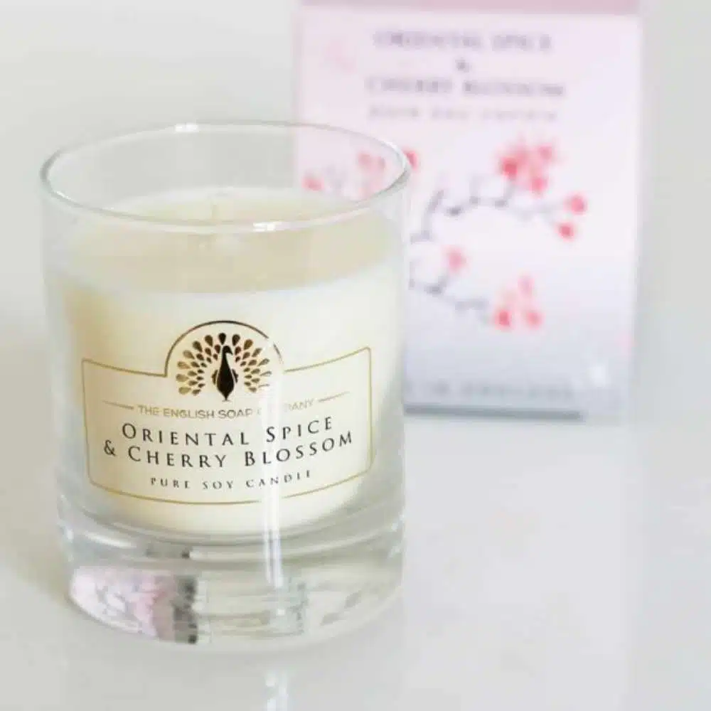 The English Soap Company 170 ml Soy Candle Oriental Spice & Cherry Blossom