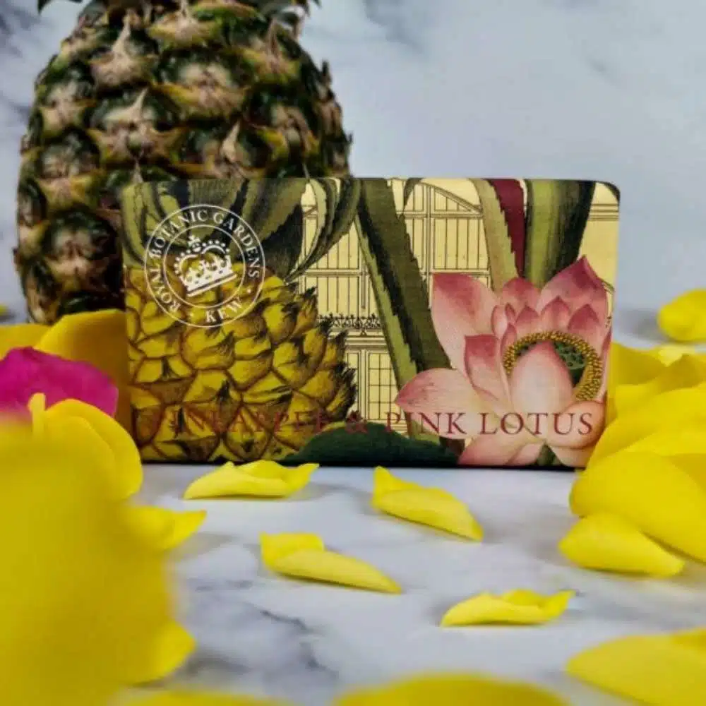The English Soap Company Kew Gardens Pineapple and Pink Lotus Soap