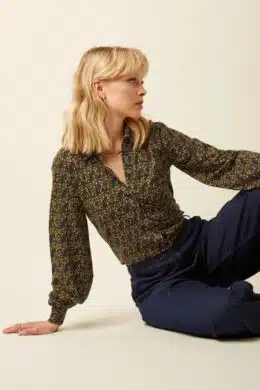 King Louie Maisie Blouse Mirth Jersey Rhodonite Blue - La Vie en Rose Damesmode