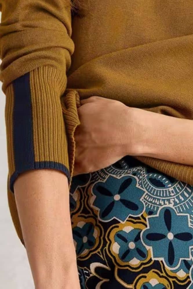 White Stuff Olive Jumper Dark Chartreuse - La Vie en Rose Damesmode