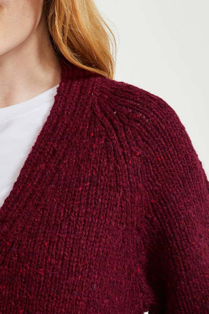 Aran Woollen Mills Ladies Donegal Cardigan Side Pockets Winter Berry - La Vie en Rose Damesmode