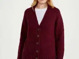 Aran Woollen Mills Ladies Donegal Cardigan Side Pockets Winter Berry - La Vie en Rose Damesmode