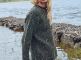 Aran Woollen Mills Ladies Roll Neck Raglan Crew Green - La Vie en Rose Damesmode