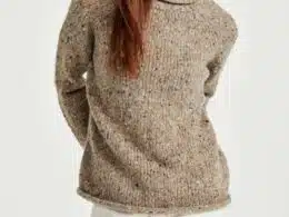 Aran Woollen Mills Ladies Roll Neck Raglan Crew Light Honey - La Vie en Rose Damesmode