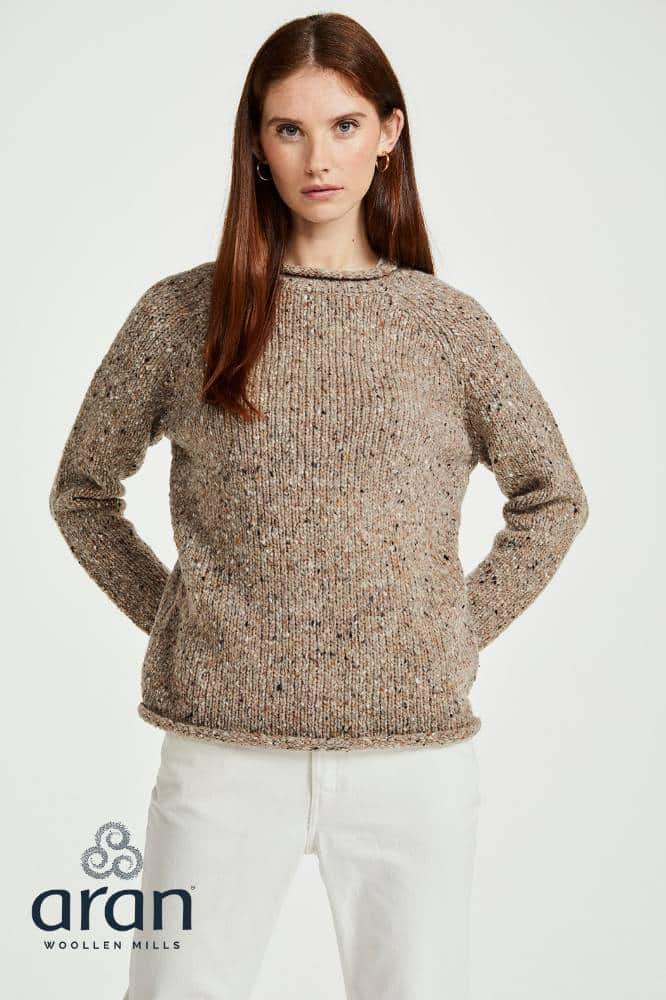Aran Woollen Mills Ladies Roll Neck Raglan Crew Light Honey - La Vie en Rose Damesmode