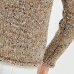 Aran Woollen Mills Ladies Roll Neck Raglan Crew Light Honey - La Vie en Rose Damesmode