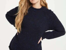 Aran Woollen Mills Ladies Roll Neck Raglan Crew Navy Nep - La Vie en Rose Damesmode