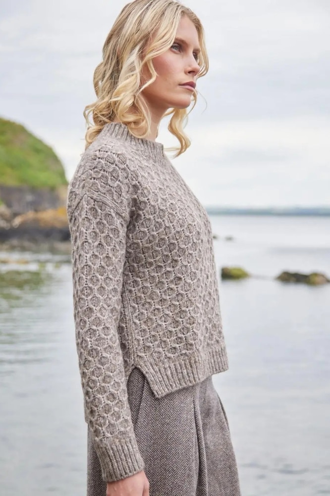 Fisherman out of Ireland Alpaca Honeycomb Stitch Sweater Stone - La Vie en Rose Damesmode Enkhuizen