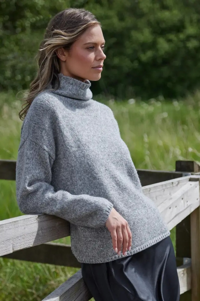 Fisherman out of Ireland Funnel Neck Slouchy Sweater Grey Extrafine Merino - La Vie en Rose Damesmode Enkhuizen