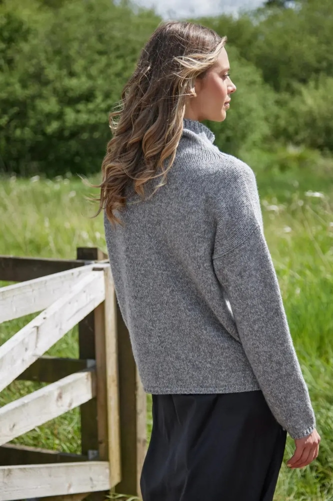 Fisherman out of Ireland Funnel Neck Slouchy Sweater Grey Extrafine Merino - La Vie en Rose Damesmode Enkhuizen