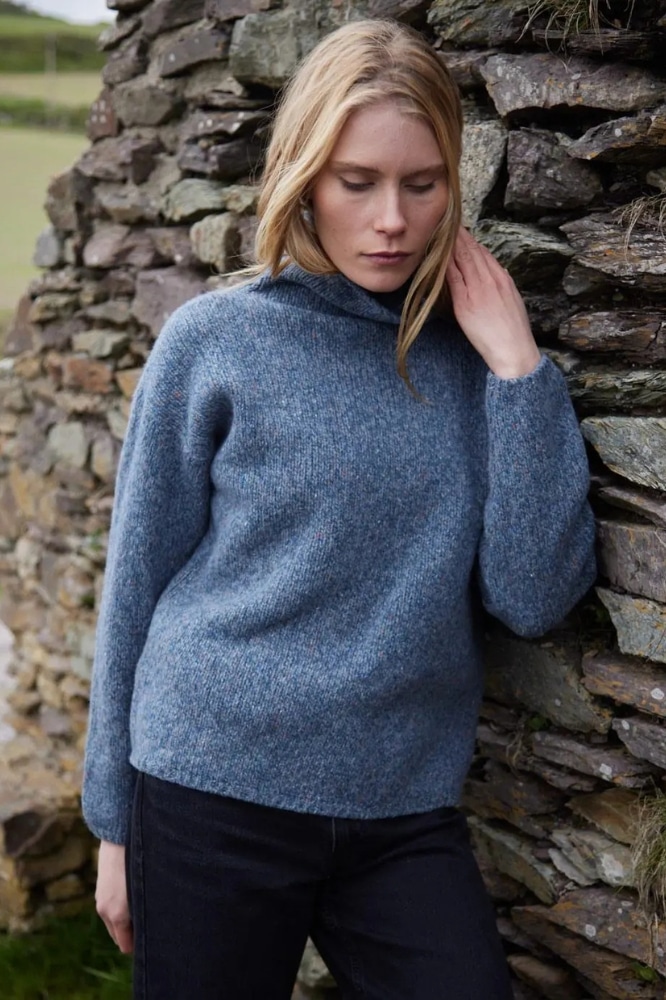 Fisherman out of Ireland Slouchy Funnel Neck Jumper Merino Cashmere Blue Smoke - La Vie en Rose Damesmode Enkhuizen