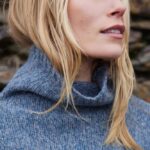 Fisherman out of Ireland Slouchy Funnel Neck Jumper Merino Cashmere Blue Smoke - La Vie en Rose Damesmode Enkhuizen