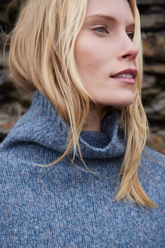 Fisherman out of Ireland Slouchy Funnel Neck Jumper Merino Cashmere Blue Smoke - La Vie en Rose Damesmode Enkhuizen
