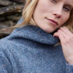 Fisherman out of Ireland Slouchy Funnel Neck Jumper Merino Cashmere Blue Smoke - La Vie en Rose Damesmode Enkhuizen