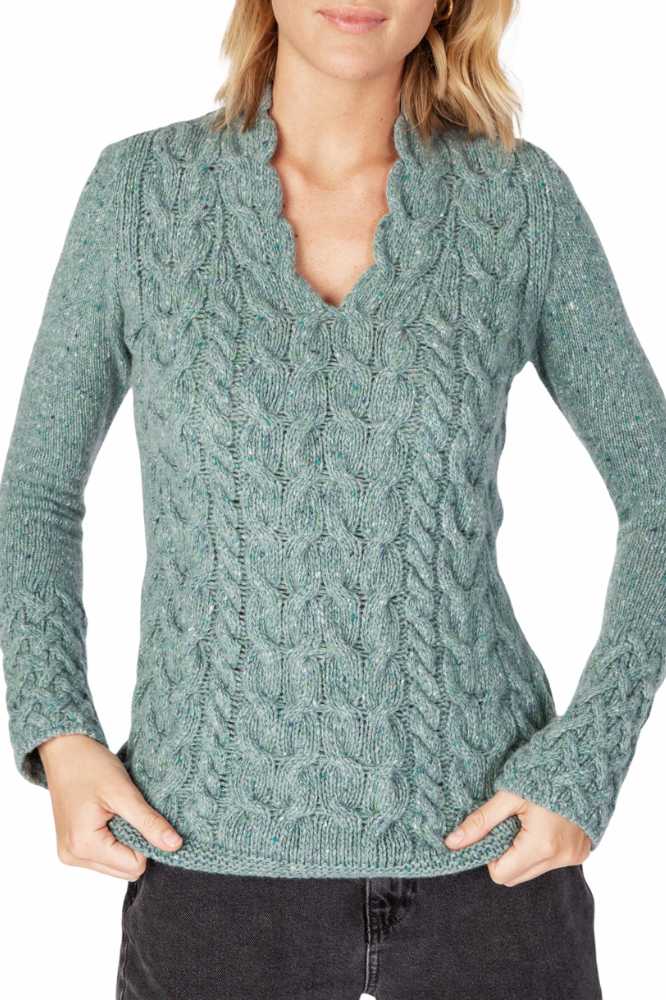 Irelands Eye Horseshoe Cable V Neck Ocean Mist - La Vie en Rose Damesmode