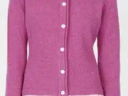 IrelandsEye Knitwear Killiney Cardigan Boysen Berry - La Vie en Rose Damesmode