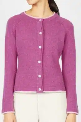 IrelandsEye Knitwear Killiney Cardigan Boysen Berry - La Vie en Rose Damesmode