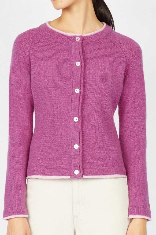 IrelandsEye Knitwear Killiney Cardigan Boysen Berry - La Vie en Rose Damesmode
