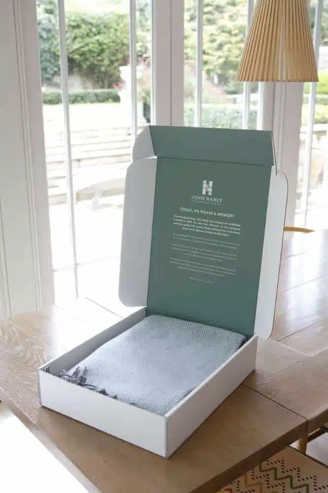 Hanly John Hanly Throw Box - La Vie en Rose