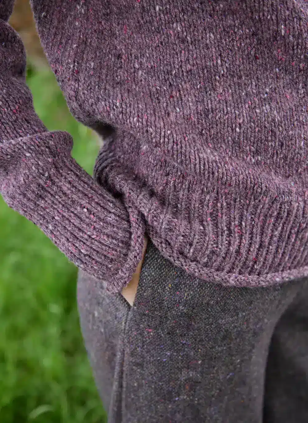 SI628MDM_Fisherman Donegal Fleck Saddle Shoulder Sweater in Dark Mauve (3)