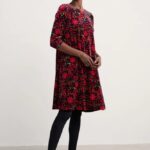Seasalt Cornwall Mahonia Dress Folky FLowers Onyx Carmine - La Vie en Rose Damesmode
