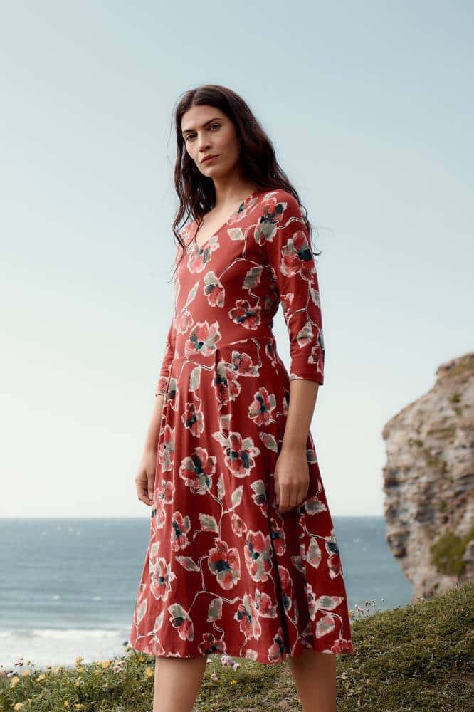 Seasalt Cornwall Pier View Dress Artist Camelia Red Sail - La Vie en Rose Damesmode