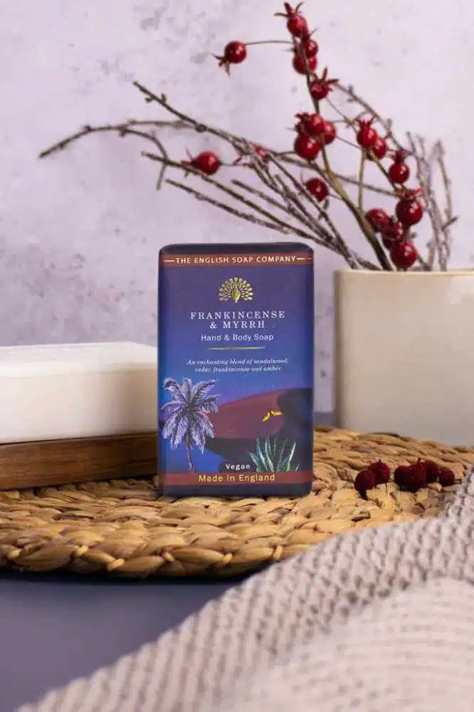 The English Soap Company Wintertide Frankincense and Myrrh Soap - La Vie en Rose Damesmode