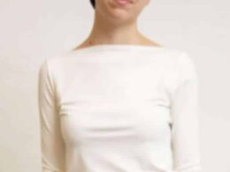 Very Cherry Boatneck Top Ecru Tricot Deluxe - La Vie en Rose Damesmode