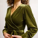 Very Cherry Dalida Dress Steam Velvet Olive - La Vie en Rose Damesmode (1)