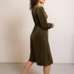 Very Cherry Dalida Dress Steam Velvet Olive - La Vie en Rose Damesmode (1)