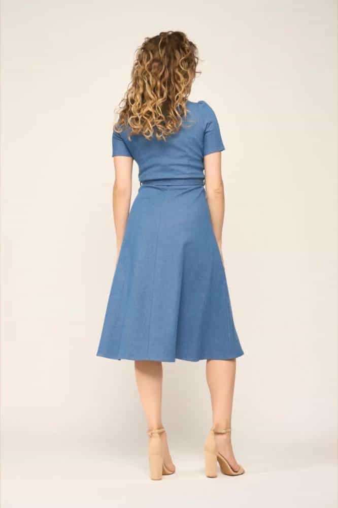 Very Cherry Revers Dress Lights Denim Indigo - La Vie en Rose Damesmode