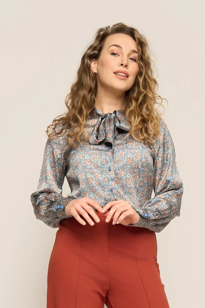 Very Cherry Ruffle Blouse Autumn BLoom- La Vie en Rose Damesmode