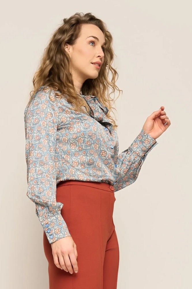 Very Cherry Ruffle Blouse Autumn BLoom- La Vie en Rose Damesmode