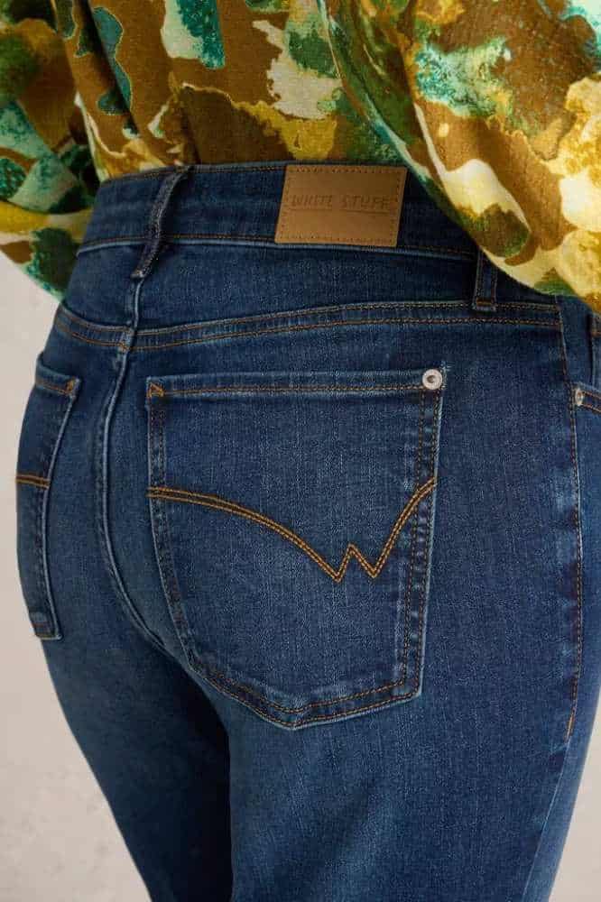 White Stuff Harriet Bootcut Jeans Mid Denim - La Vie en Rose Damesmode