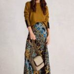 White Stuff Olive Jumper Dark Chartreuse - La Vie en Rose Damesmode