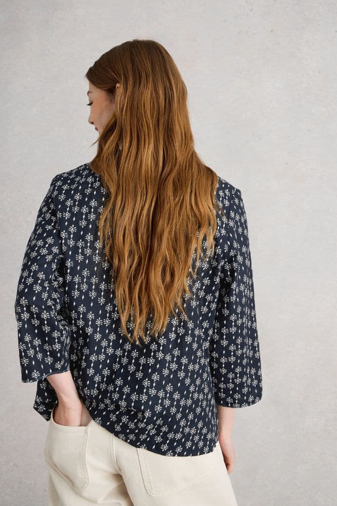 White Stuff Rae Organic Cotton Top Nay Print- La Vie en Rose Damesmode