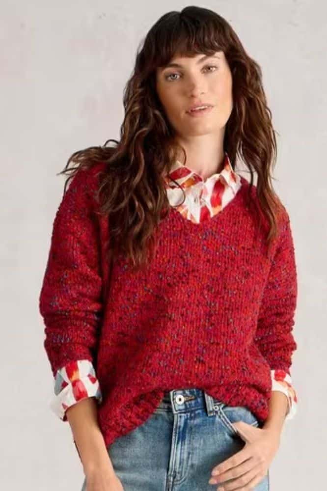 White Stuff Texture V Neck J umper Mid Red - La Vie en Rose Damesmode