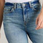 White Stuff Tilly Tapered Jeans Light Denim - La Vie en Rose Damesmode