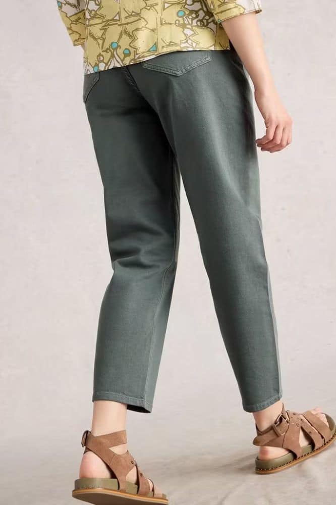 White Stuff Tilly Tapered Jeans Mid Green - La Vie en Rose Damesmode