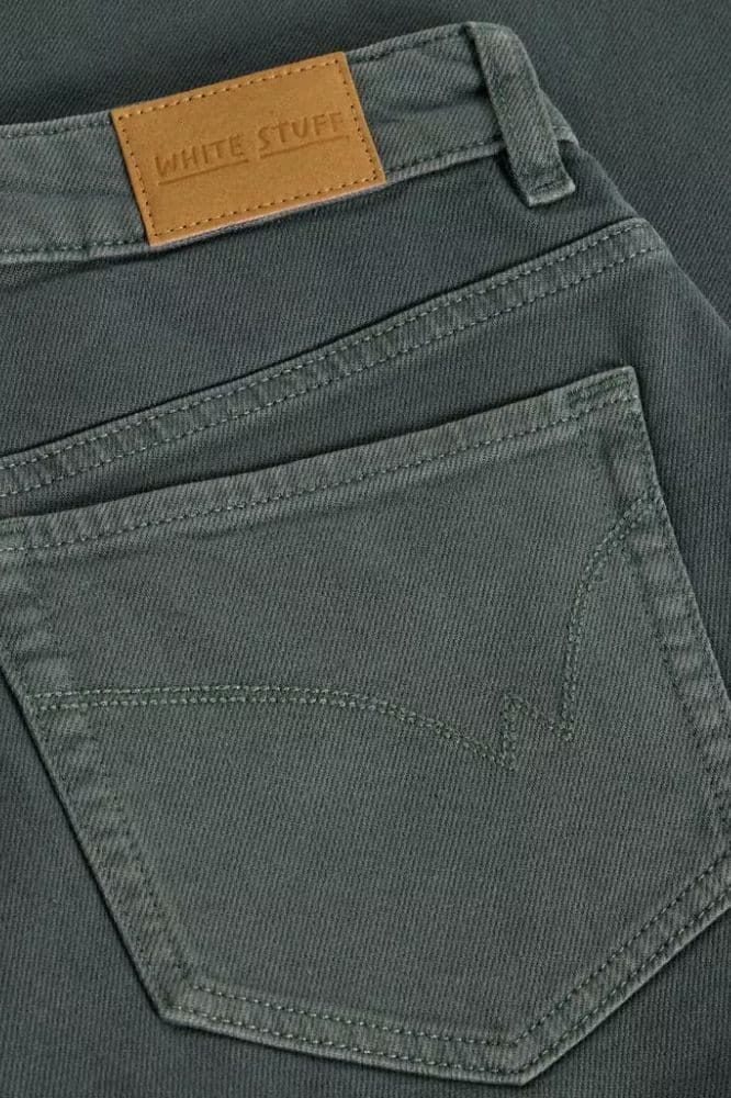 White Stuff Tilly Tapered Jeans Mid Green - La Vie en Rose Damesmode