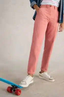 White Stuff Twister Chino Trouser Mid Red - La Vie en Rose Damesmode
