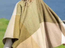 John Hanly Lambswool Cape Heather Cygnet Moss Beige BLock Sue 713