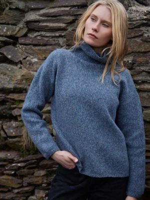 Fisherman out of Ireland Slouchy Funnel Neck Jumper Merino Cashmere Blue Smoke - La Vie en Rose Damesmode Enkhuizen