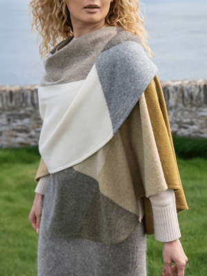 John Hanly Lambswool Cape Mustard White Cream Grey Block Sue 712 - La Vie en Rose Damesmode Enkhuizen (2)