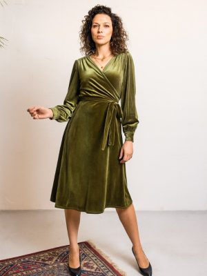 Very Cherry Dalida Dress Steam Velvet Olive - La Vie en Rose Damesmode (1)
