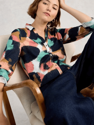 White Stuff Annie Jersey Shirt Navy Print - La Vie en Rose Damesmode